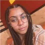 Étudiante, future BAC+3 en communication et langue anglaise, titulaire d’un BAC général maths et SVT